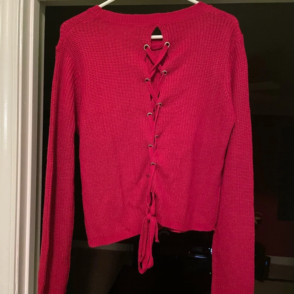 Red sweater - Picture 2 of 3